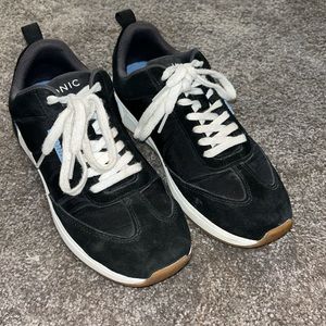 Vionic: Breilyn Tennis Shoes